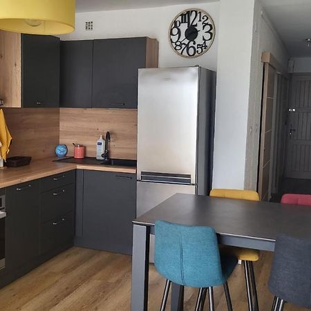 Adorable Petit Appartement Avec Magnifique Vue Sur Le Port De Canet Eksteriør bilde